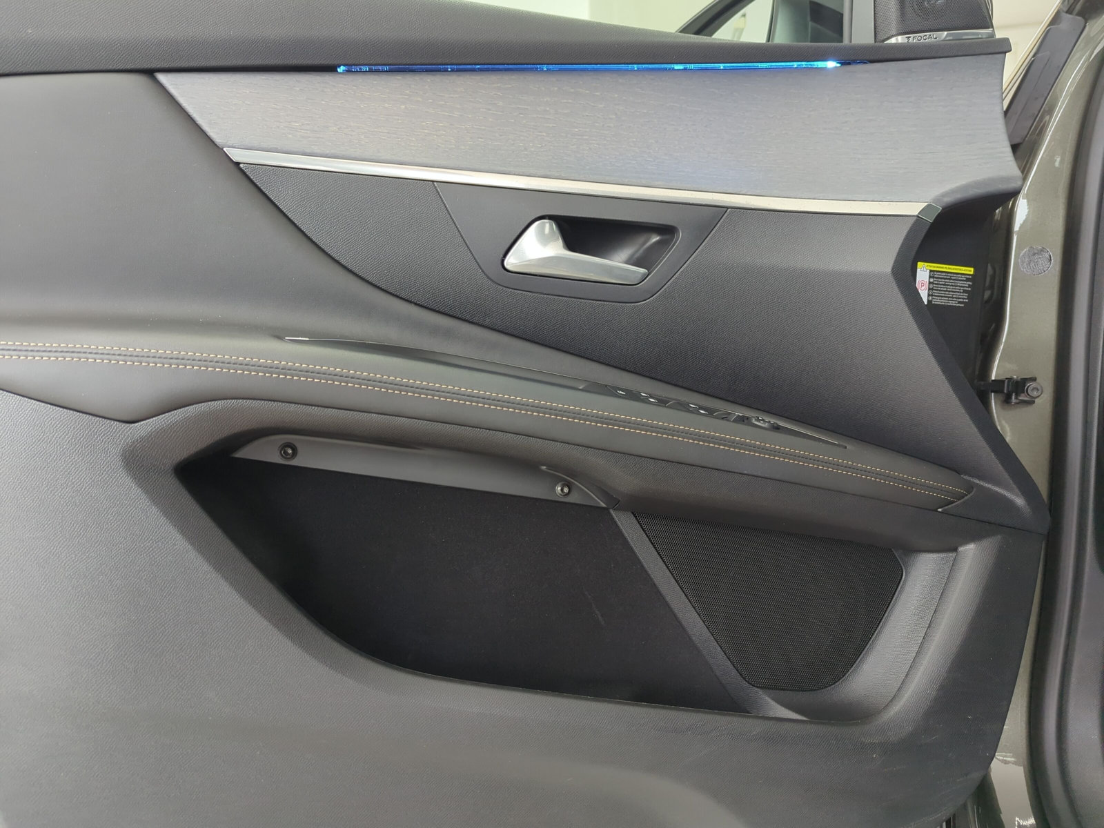 3008 Hybrid4 300 GT EAT8*PANO*LEDER*FOCAL*