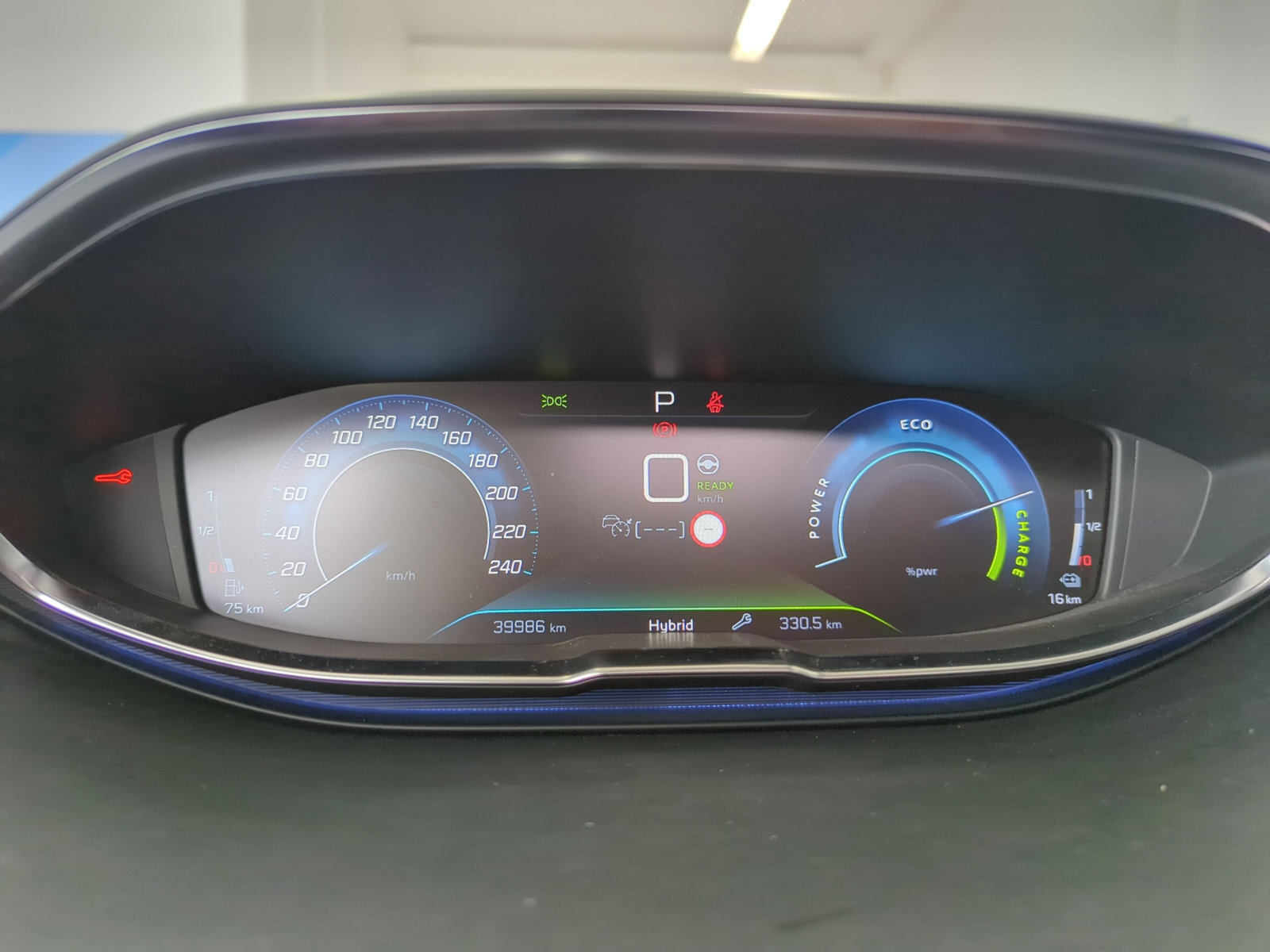 3008 Hybrid4 300 GT EAT8*PANO*LEDER*FOCAL*