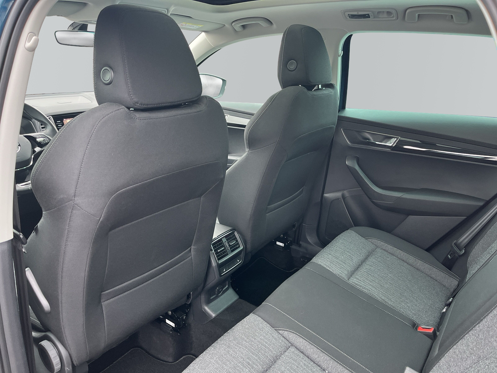 Karoq Style 1.5 TSI 6-Gang *PANORAMA*LED*NAVI*RÜCK-KAMERA*