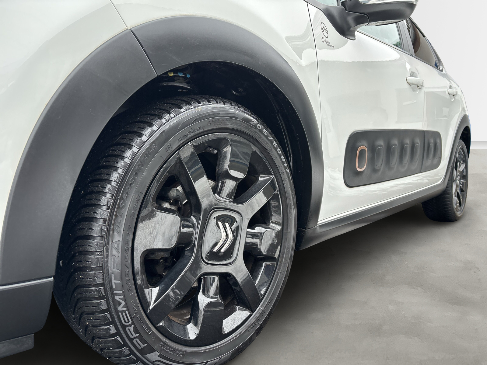 C3 1.2 PureTech Origins Autom. *SHZ*NAVI*PANO*