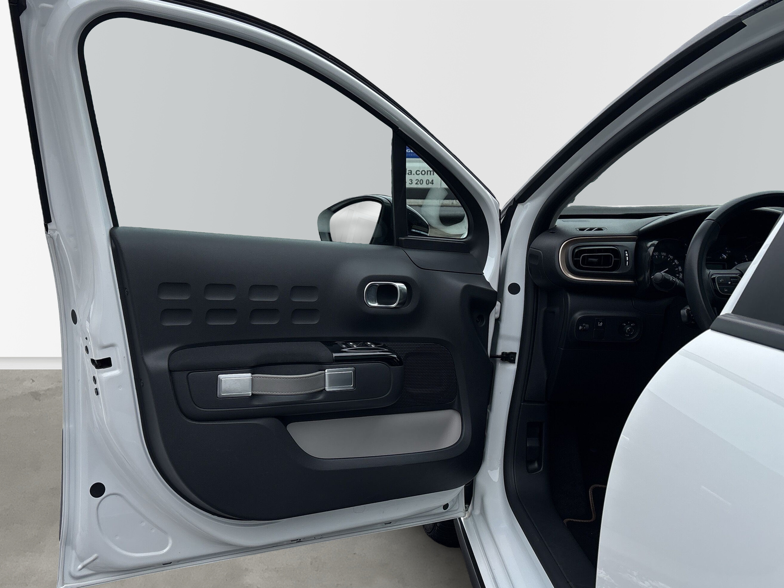 C3 1.2 PureTech Origins Autom. *SHZ*NAVI*PANO*