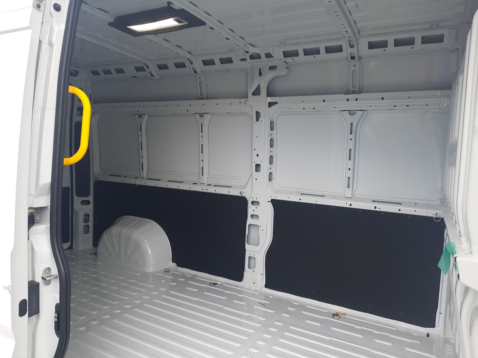 Boxer Kastenwagen 335 L3H2 BlueHDi 140