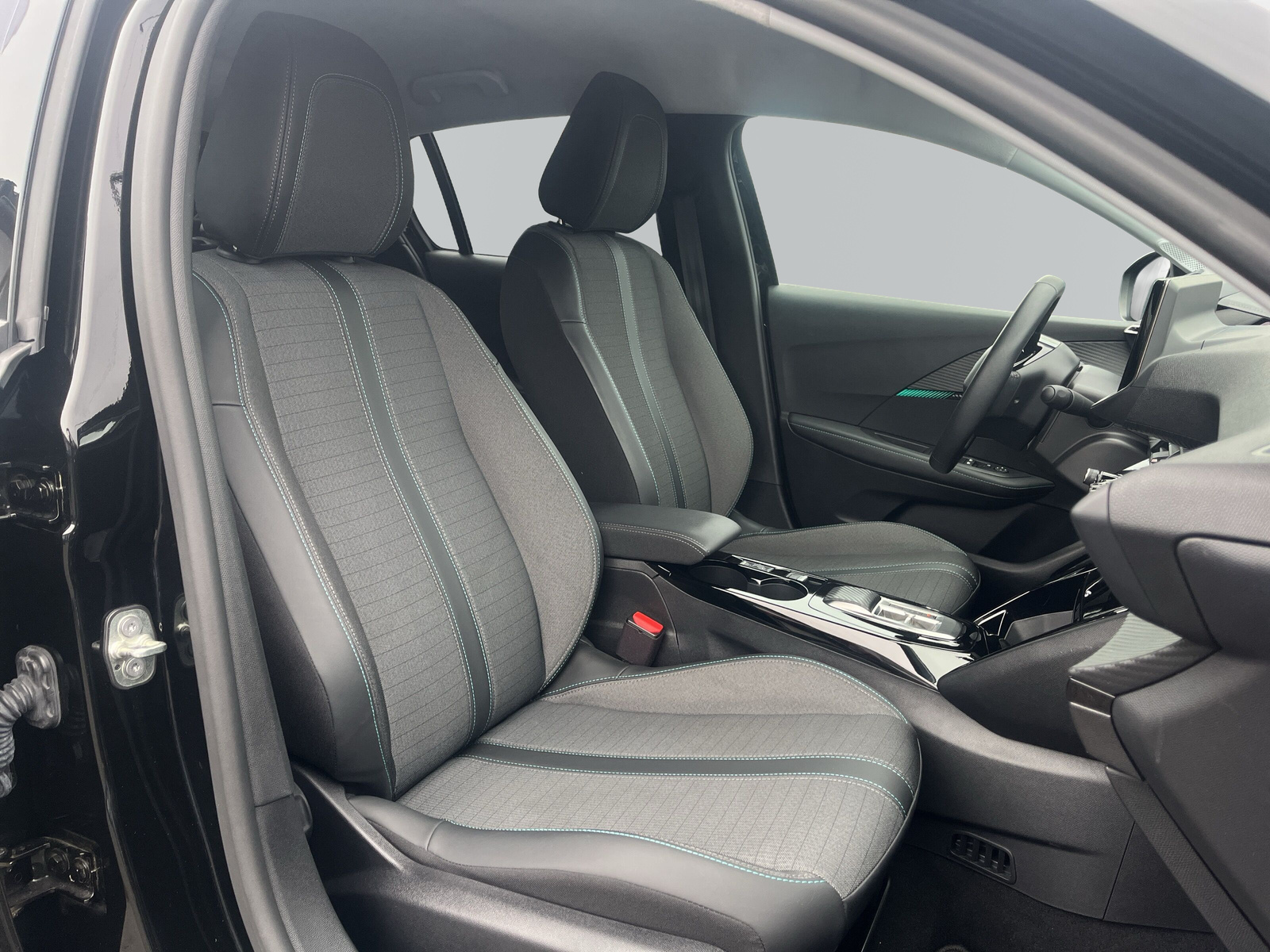 208 e- Allure Pack 50kWh *NAVI*KMAERA*SHZ*