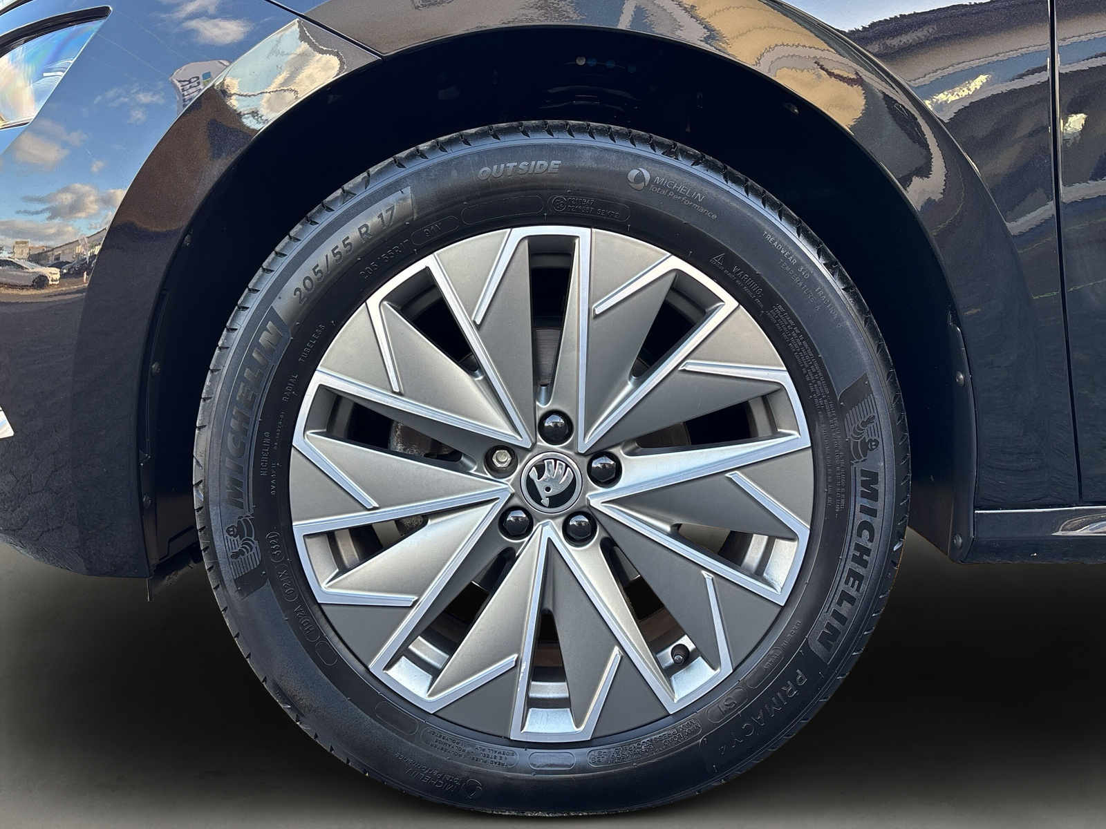 Kamiq Ambition 1.0 TSI DSG *SHZ*LED*AHK*