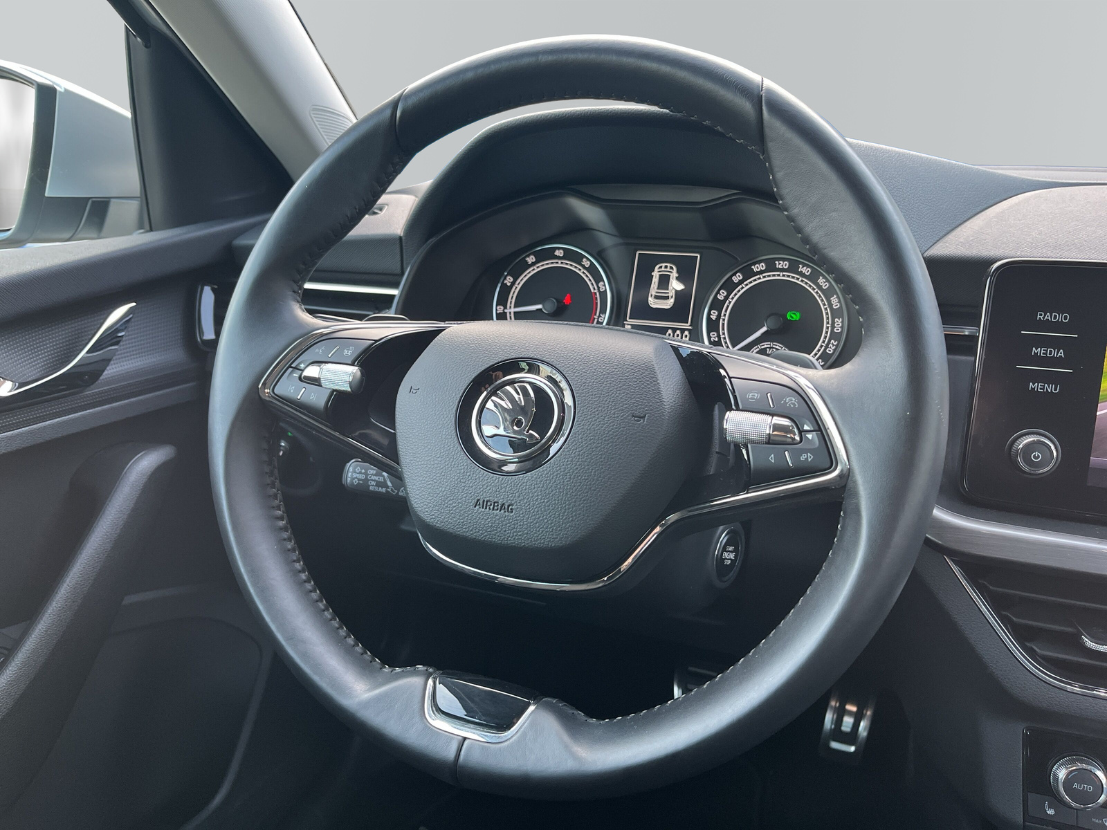 Kamiq Scoutline 1.5 TSI DSG *AHK*ACC*KAMERA*18-ZOLL*