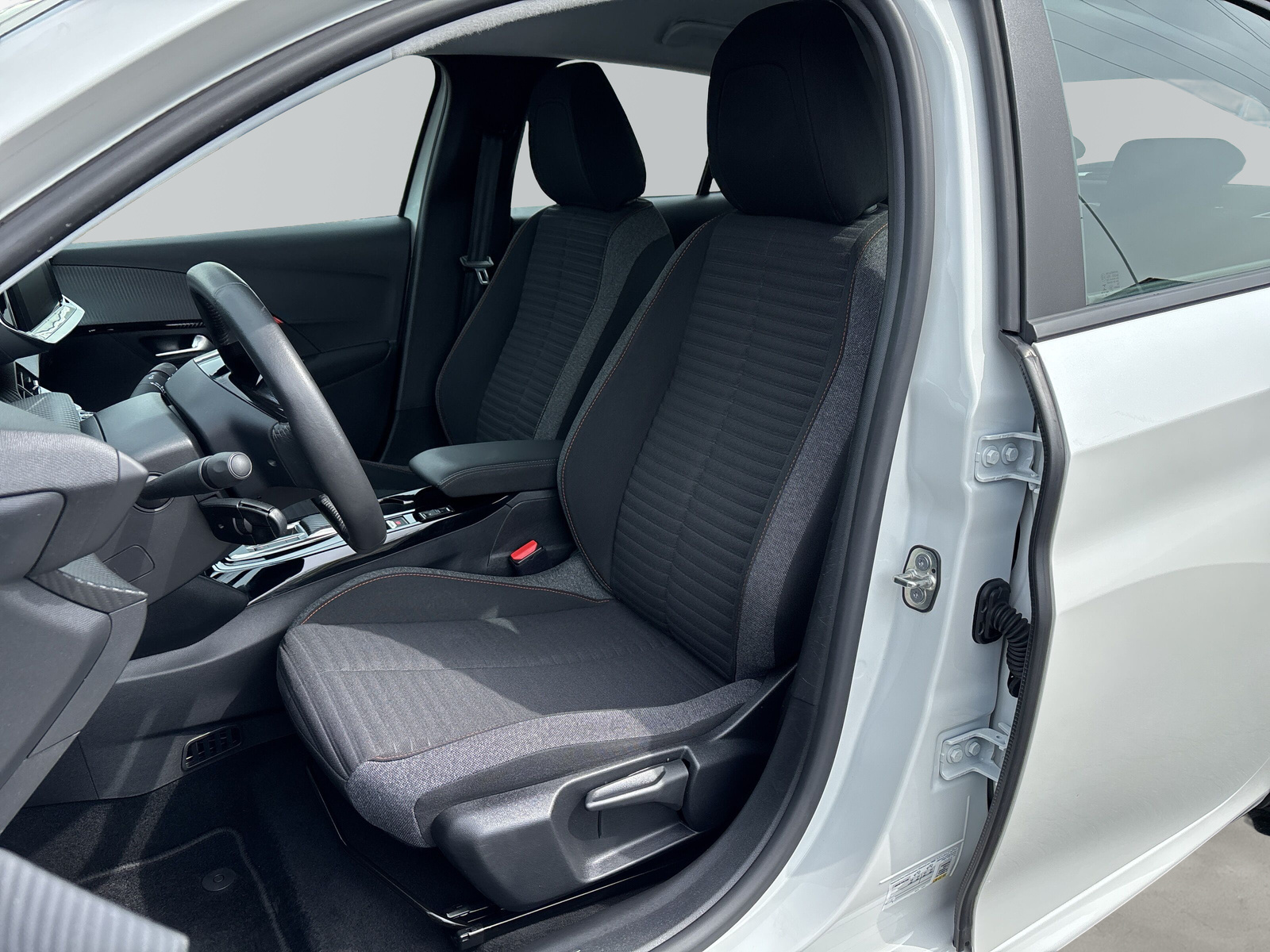 208 e- Active