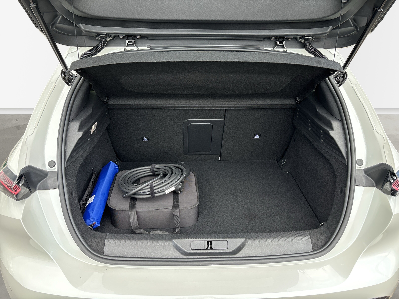 308 Hybrid 225 GT Pack *SHZ*LED*NAVI*360 GRADKAMERA*