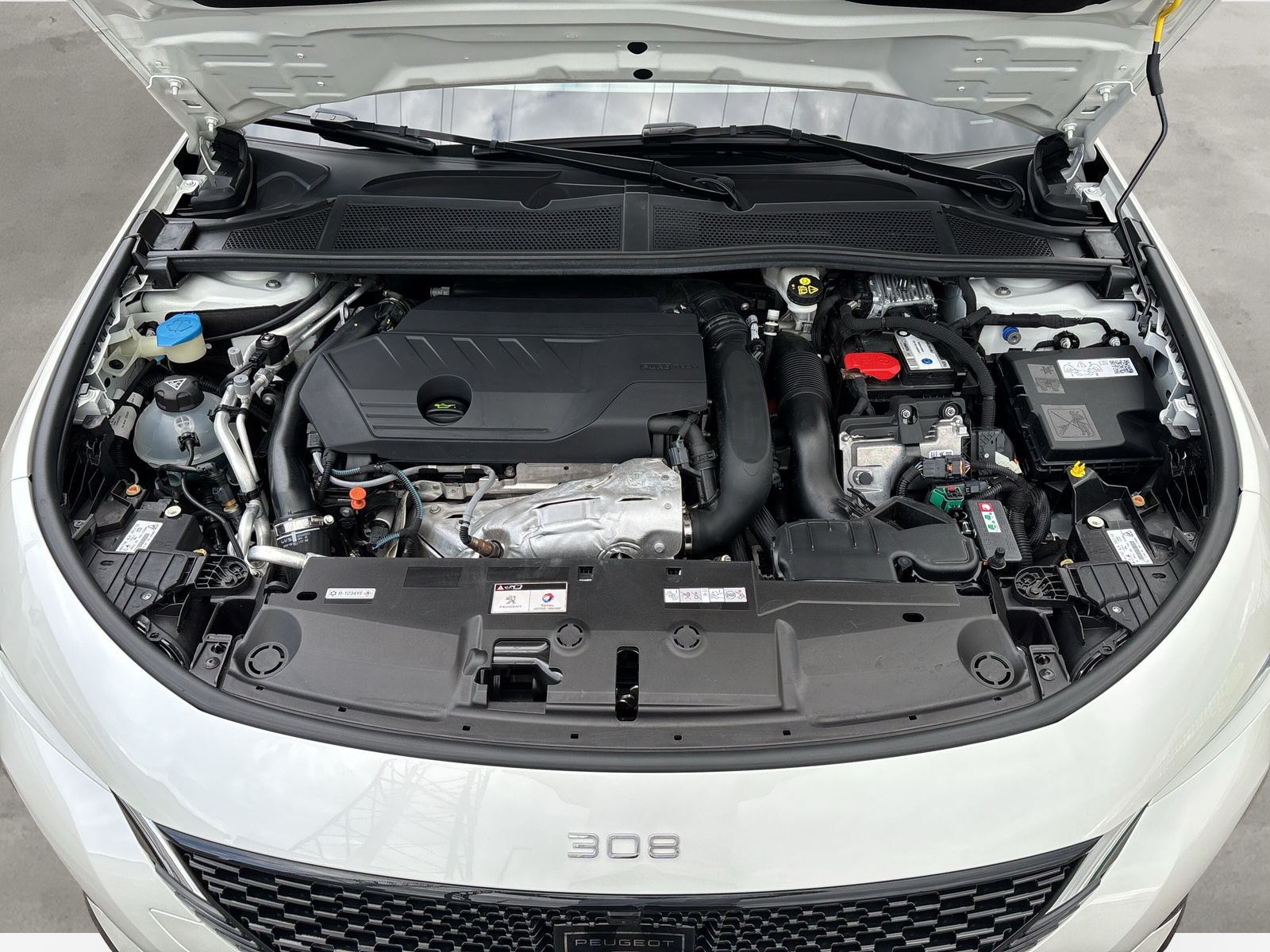 308 Hybrid 225 GT Pack *SHZ*LED*NAVI*360 GRADKAMERA*