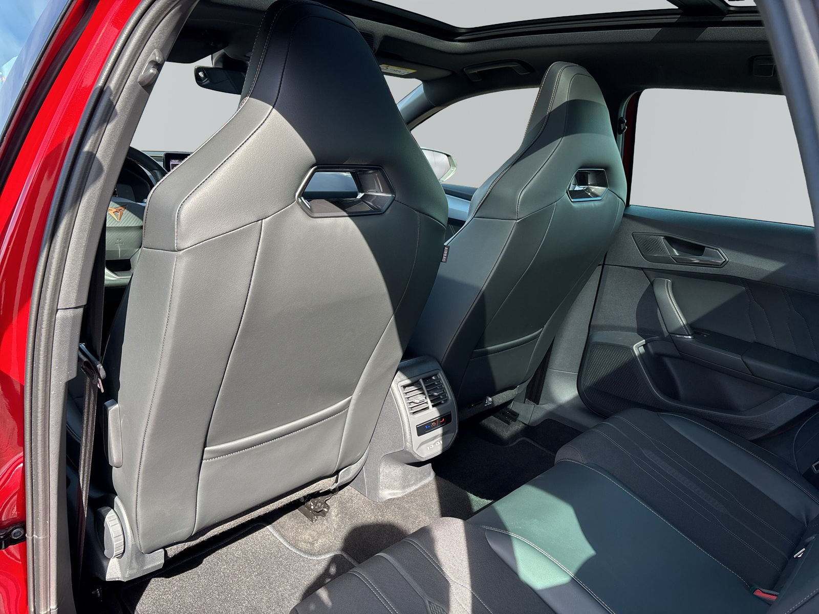 Leon Sportstourer *SHZ*LED*NAVI*PANO*