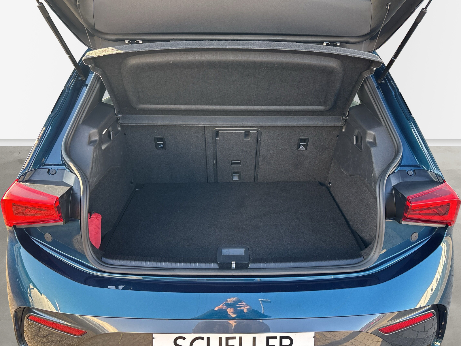 Born 150 kW Exclusive *SHZ*LED*NAVI*PANO*MASSAGE*