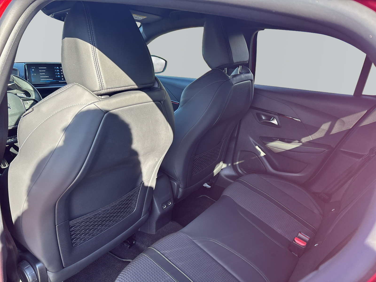 208 GT *SHZ*LED*NAVI*