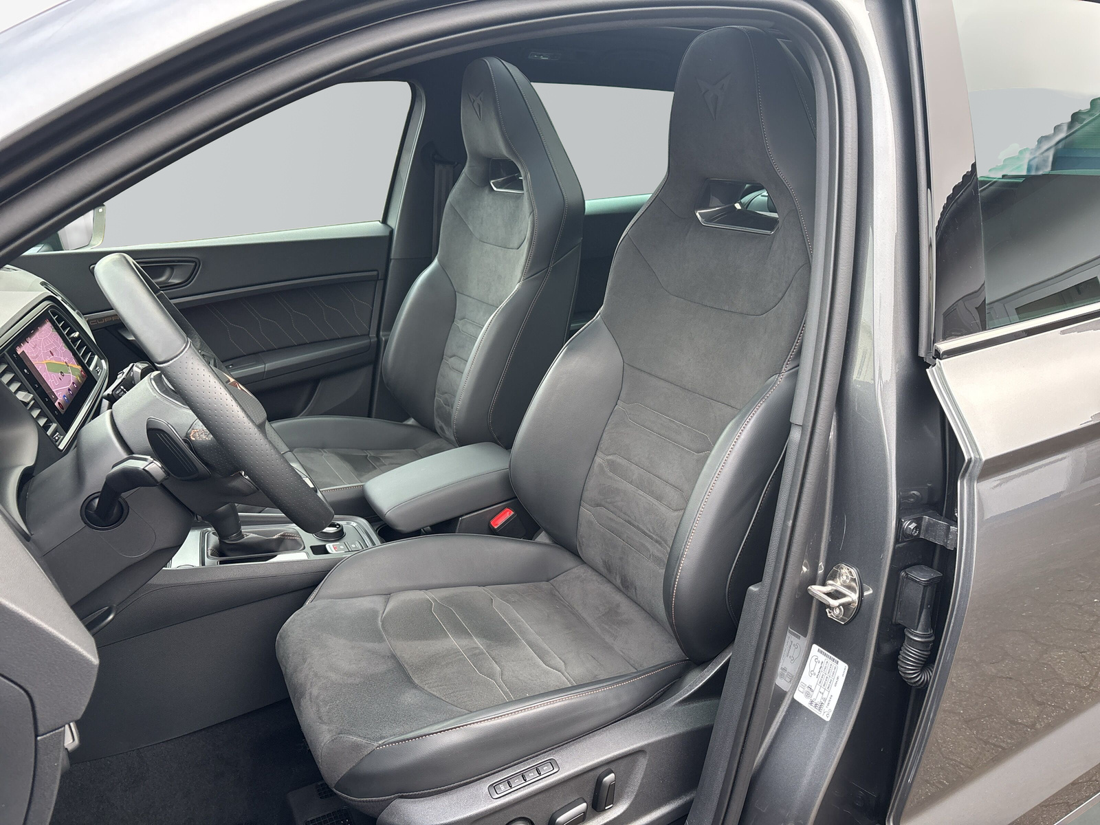 Ateca Basis 4Drive *LED*SHZ*BEATS*PANO*360*