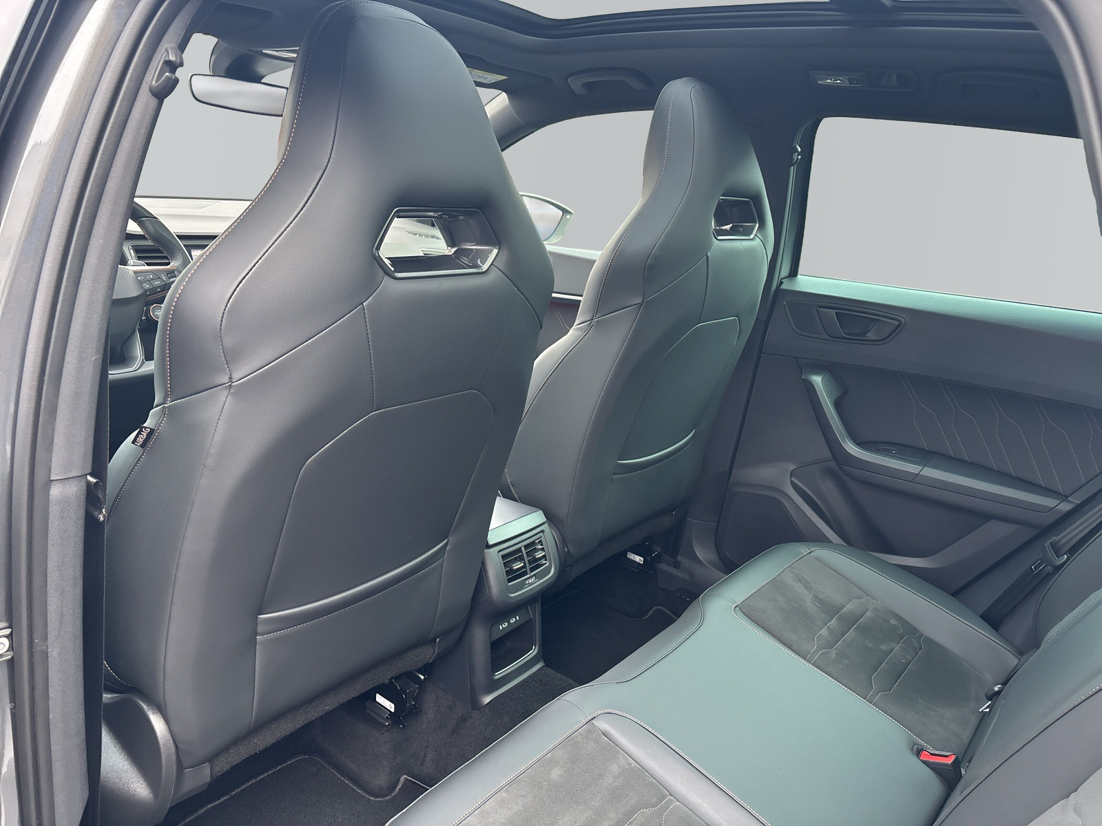 Ateca Basis 4Drive *LED*SHZ*BEATS*PANO*360*