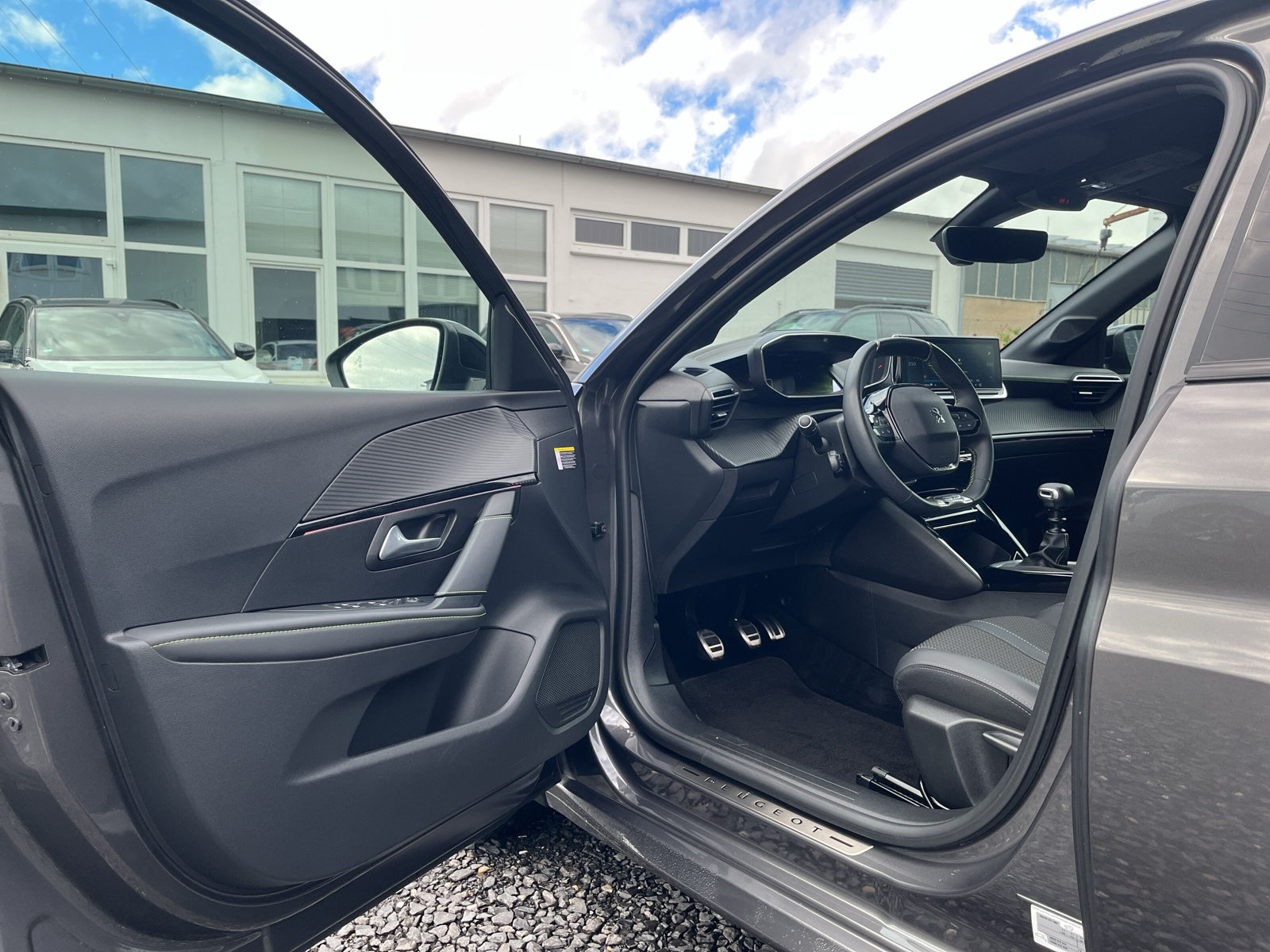 208 GT 1.2 PureTech *SHZ*INDUKTIV*KAMERA*