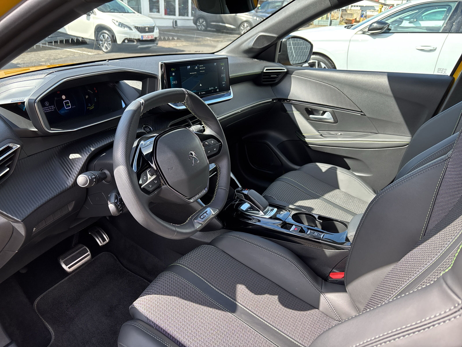 208 E GT 50kWh *PANO*KAMERA*SHZ*