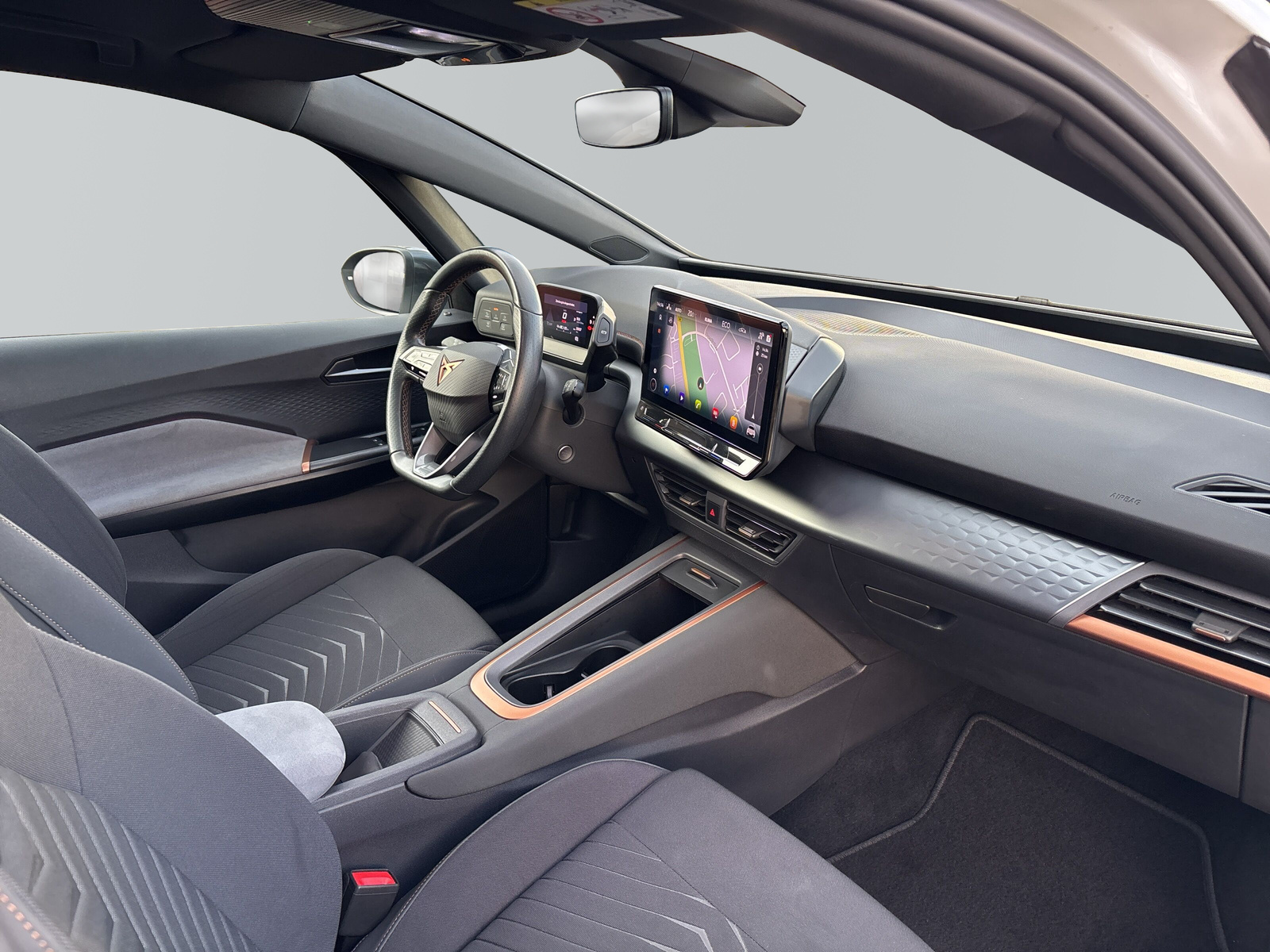 Born 150 kW *SHZ*ACC*NAVI*