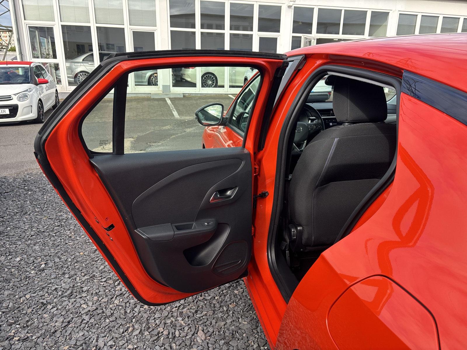 Corsa F e Edition 50 kWh *KAMERA*PDC*SHZ*