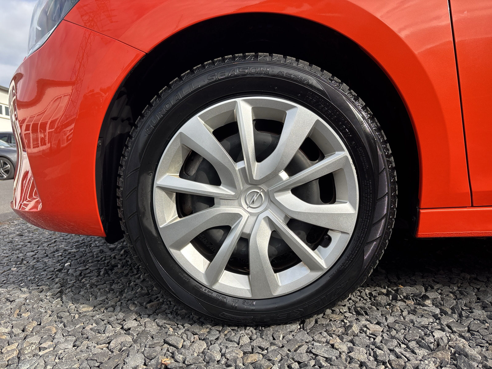 Corsa F e Edition 50 kWh *KAMERA*PDC*SHZ*