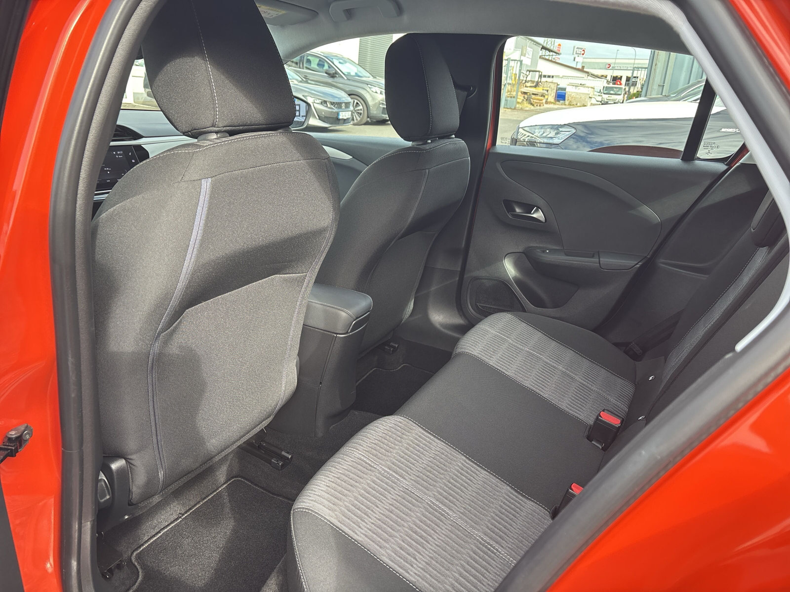 Corsa F e Edition 50 kWh *KAMERA*PDC*SHZ*