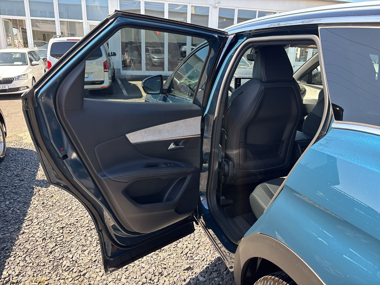 3008 GT 1.2PureTech EAT8 *SHZ*E-HECKKLAPPE*GRIP-CONTROL*
