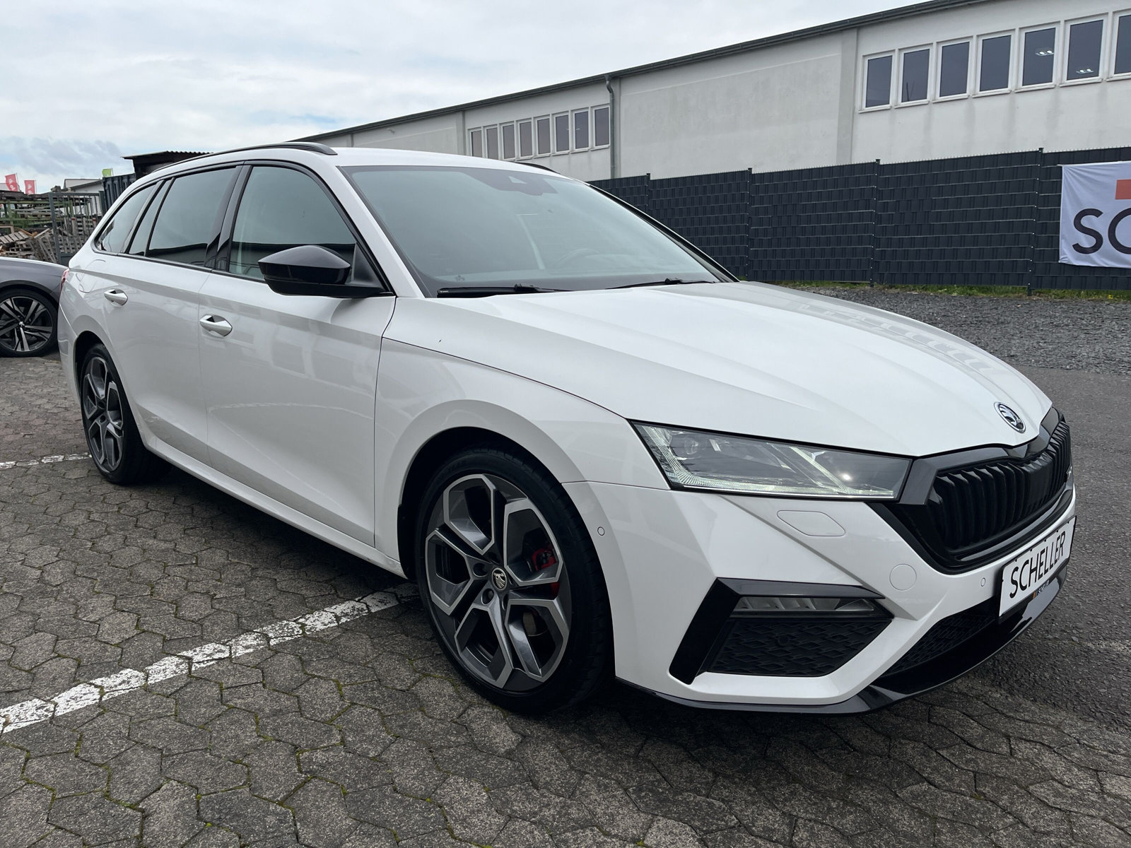 Octavia Combi RS Plus 4x4 2.0 TDI DSG *ACC*HEAD-UP*3-ZONEN*