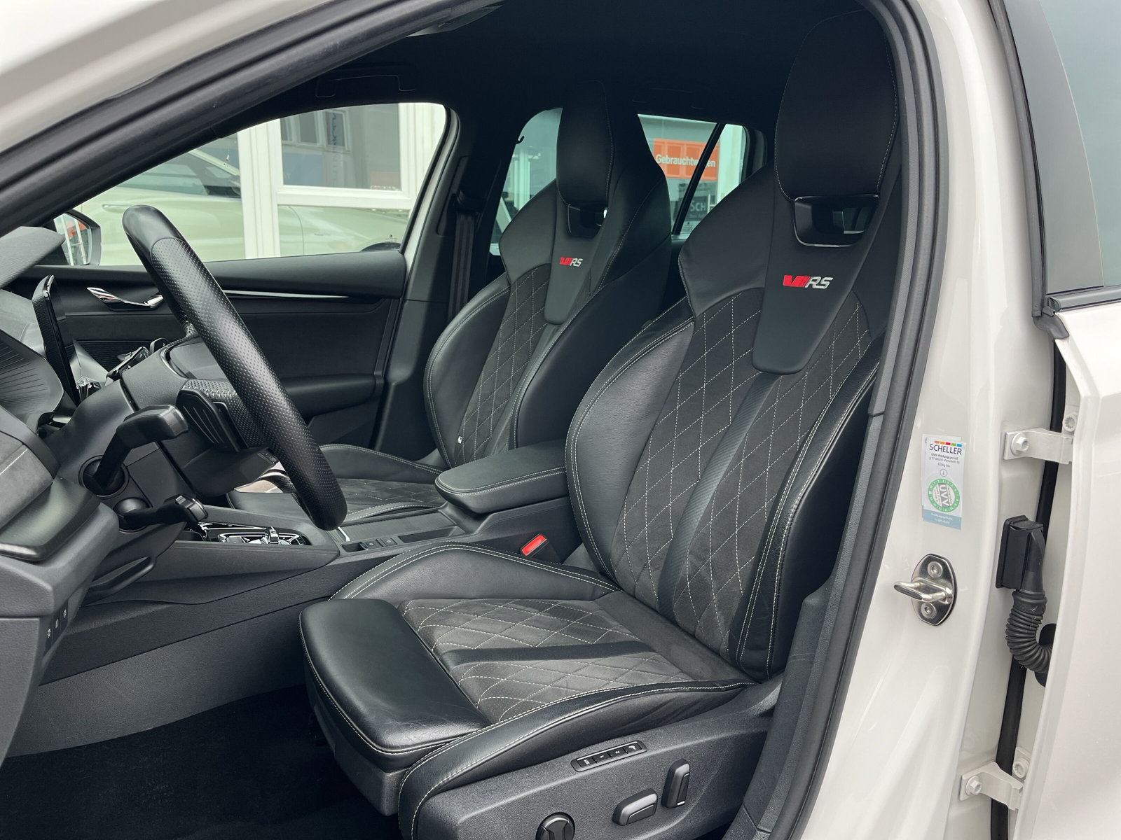 Octavia Combi RS Plus 4x4 2.0 TDI DSG *ACC*HEAD-UP*3-ZONEN*