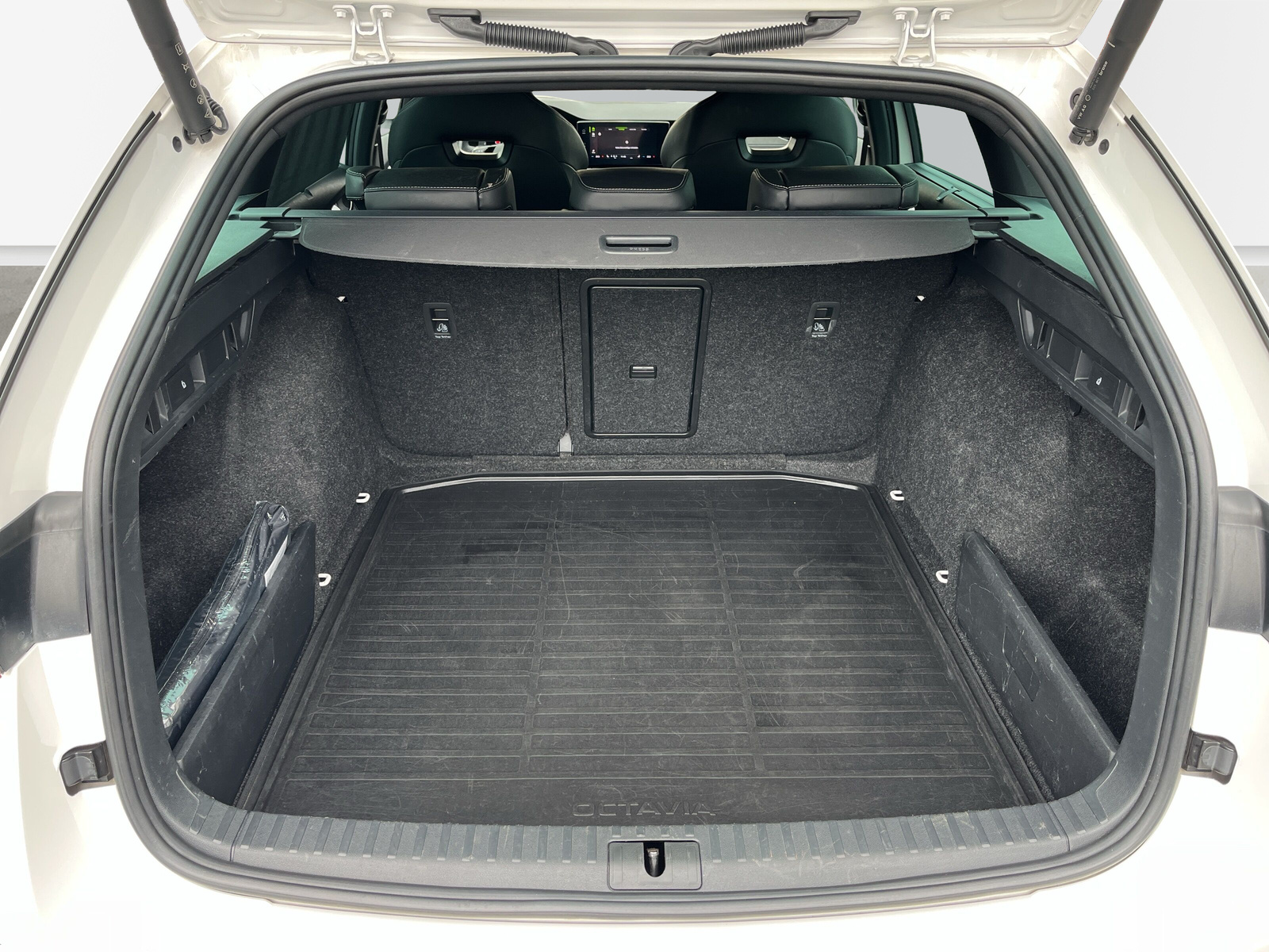 Octavia Combi RS Plus 4x4 2.0 TDI DSG *ACC*HEAD-UP*3-ZONEN*