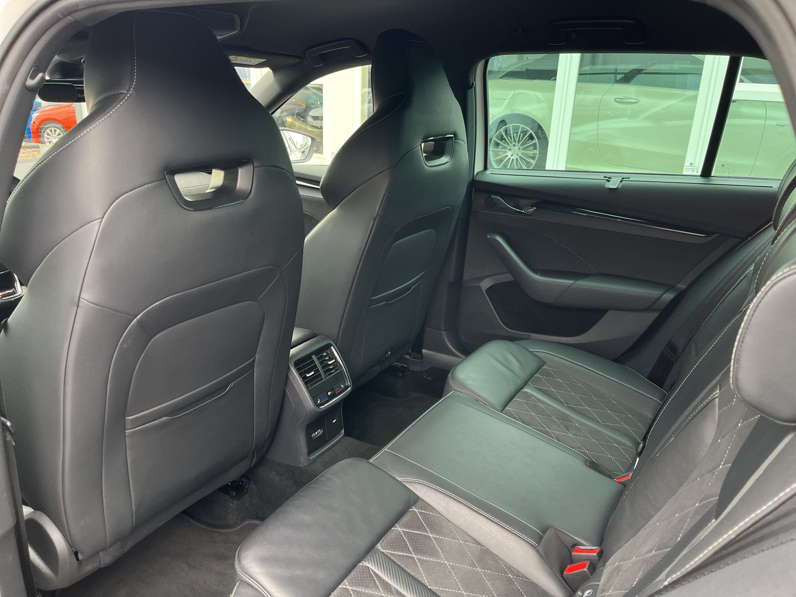 Octavia Combi RS Plus 4x4 2.0 TDI DSG *ACC*HEAD-UP*3-ZONEN*