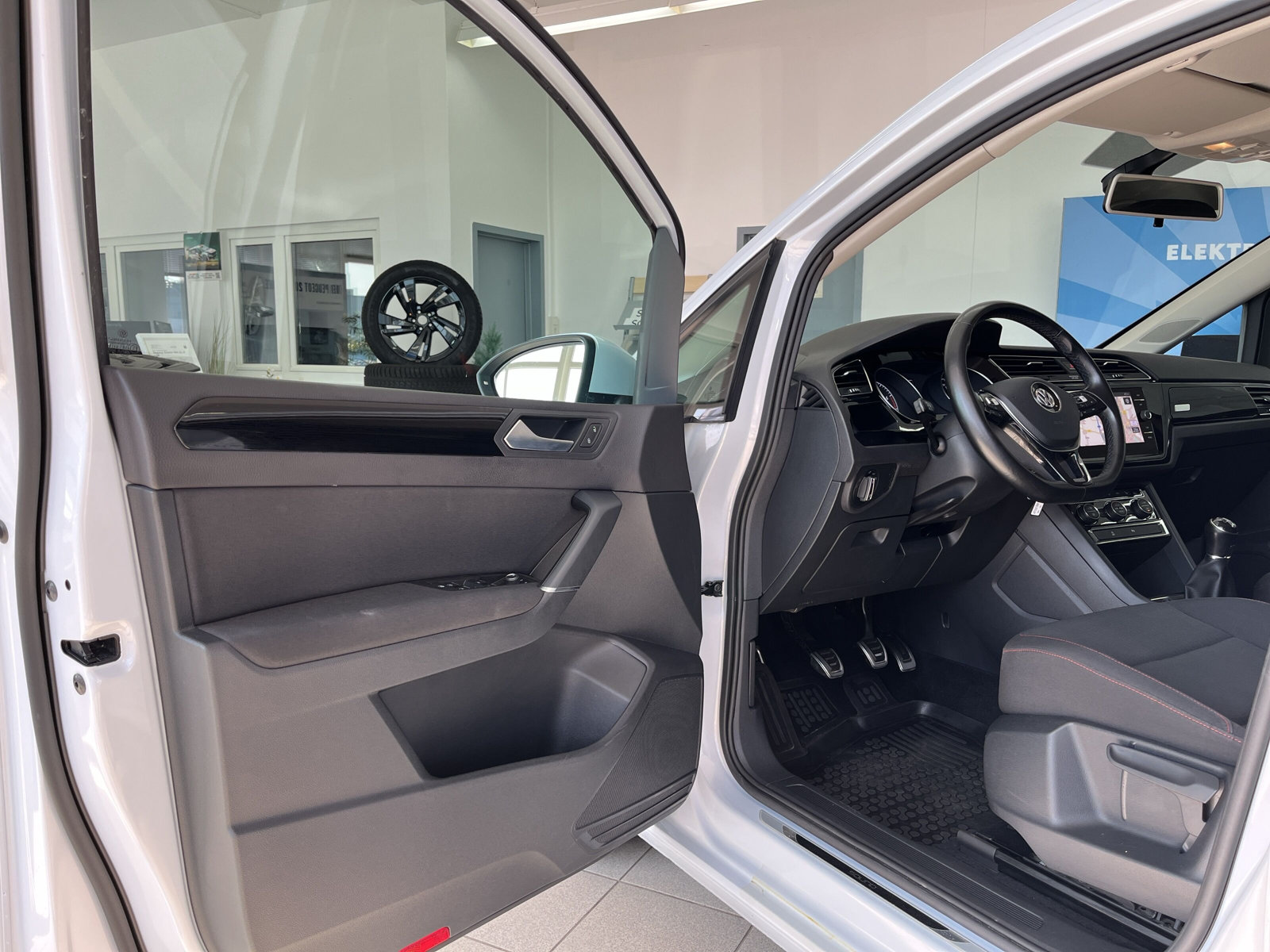 Touran Sound BMT/Start-Stopp *AHK*NAVI*7-SITZE*