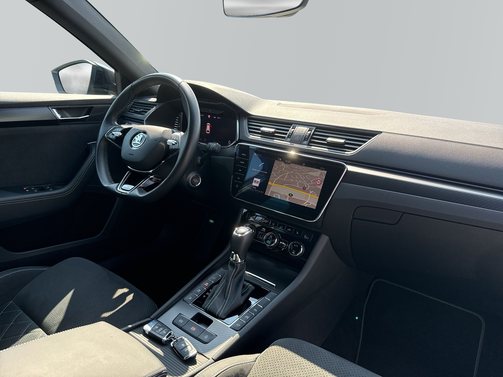 Superb Combi iV Sportline *LED*NAV*SHZ*3-Zonen*