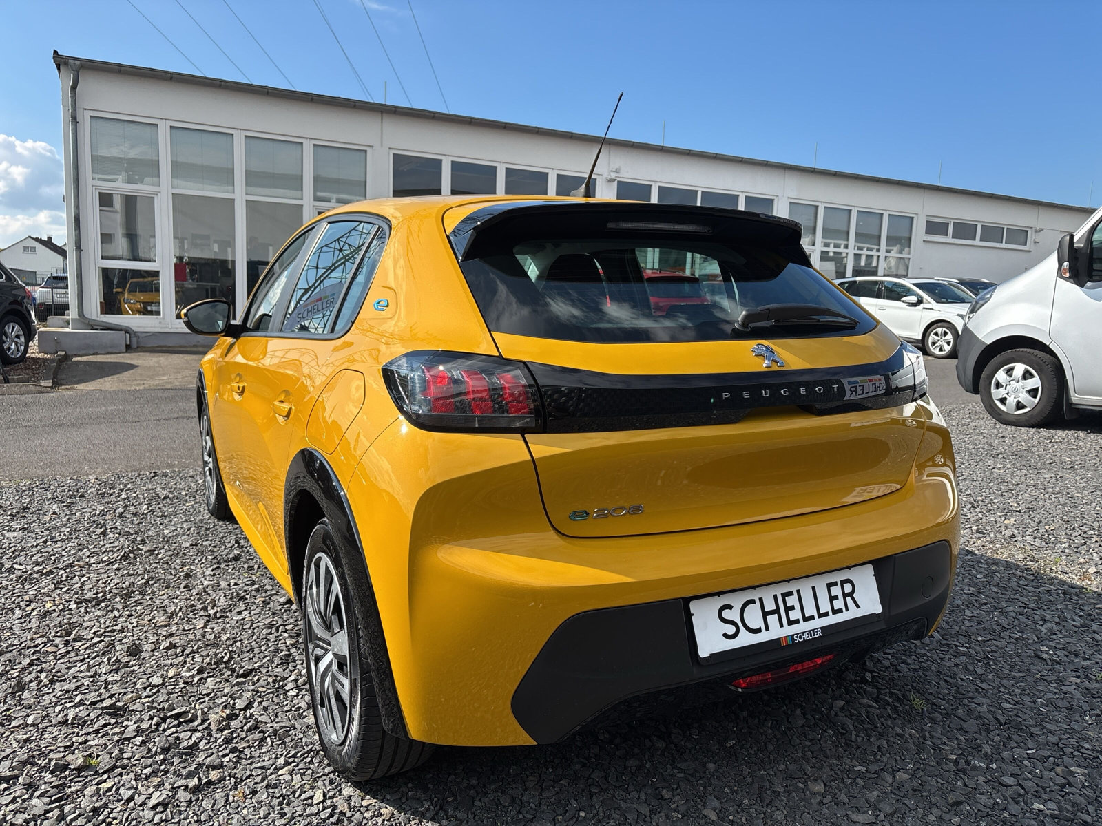 208 e- Active 50kWh *SHZ*NOTRUF-SYSTEM*KLIMAAUTOMATIK*