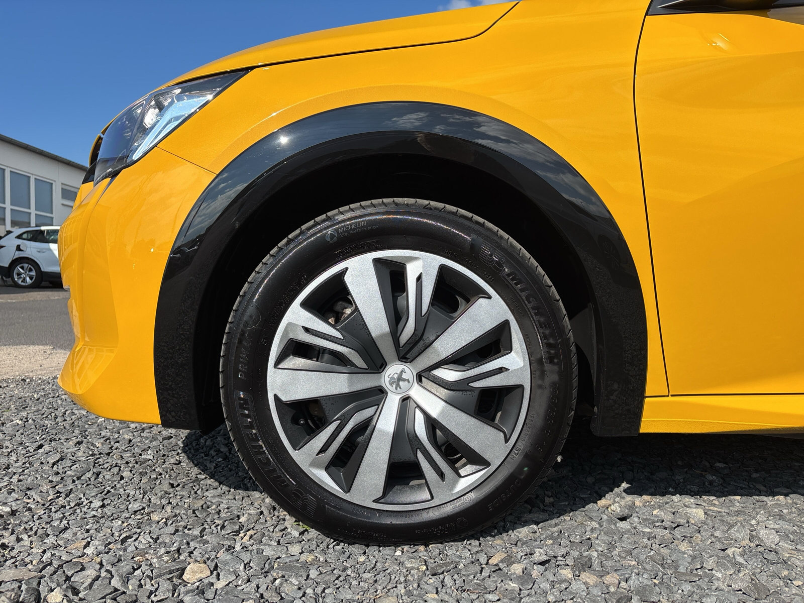 208 e- Active 50kWh *SHZ*NOTRUF-SYSTEM*KLIMAAUTOMATIK*