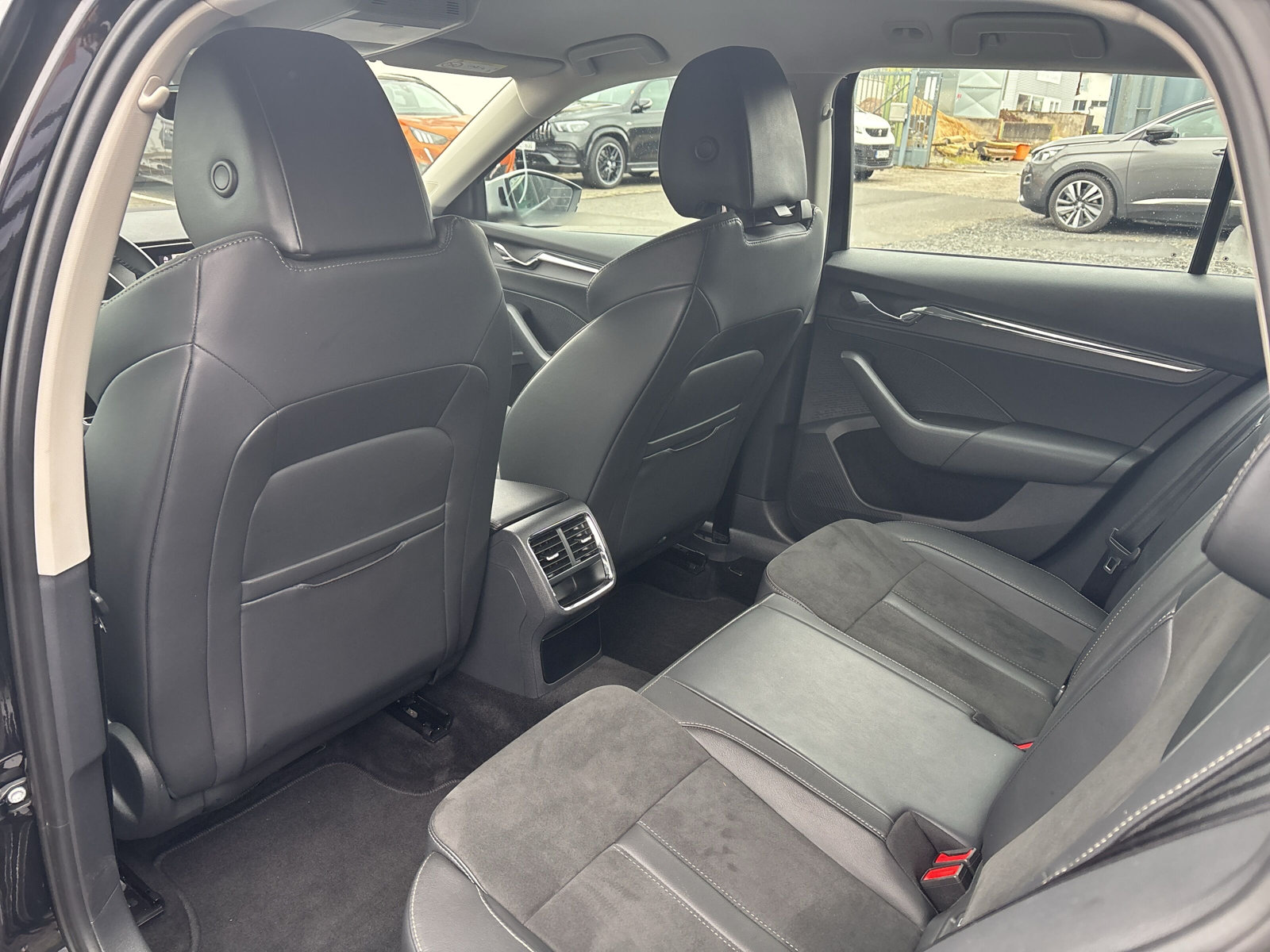Octavia Combi Scout 4x4 2.0 TDI *AHK*STAND-HZG*MASSAGE*