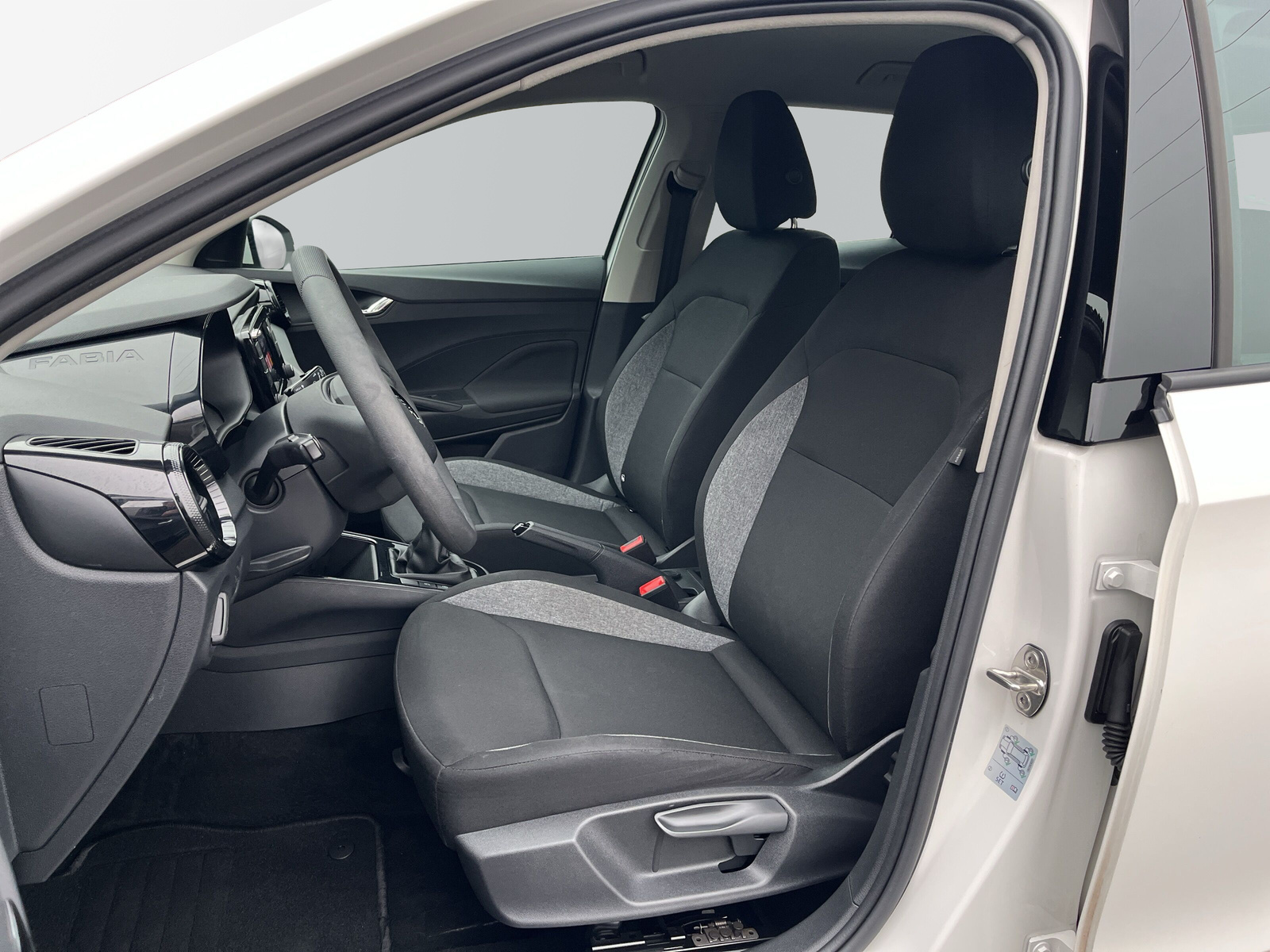 Fabia Active 1.0 MPI 5-Gang *PDC*BEGRENZER*LED*