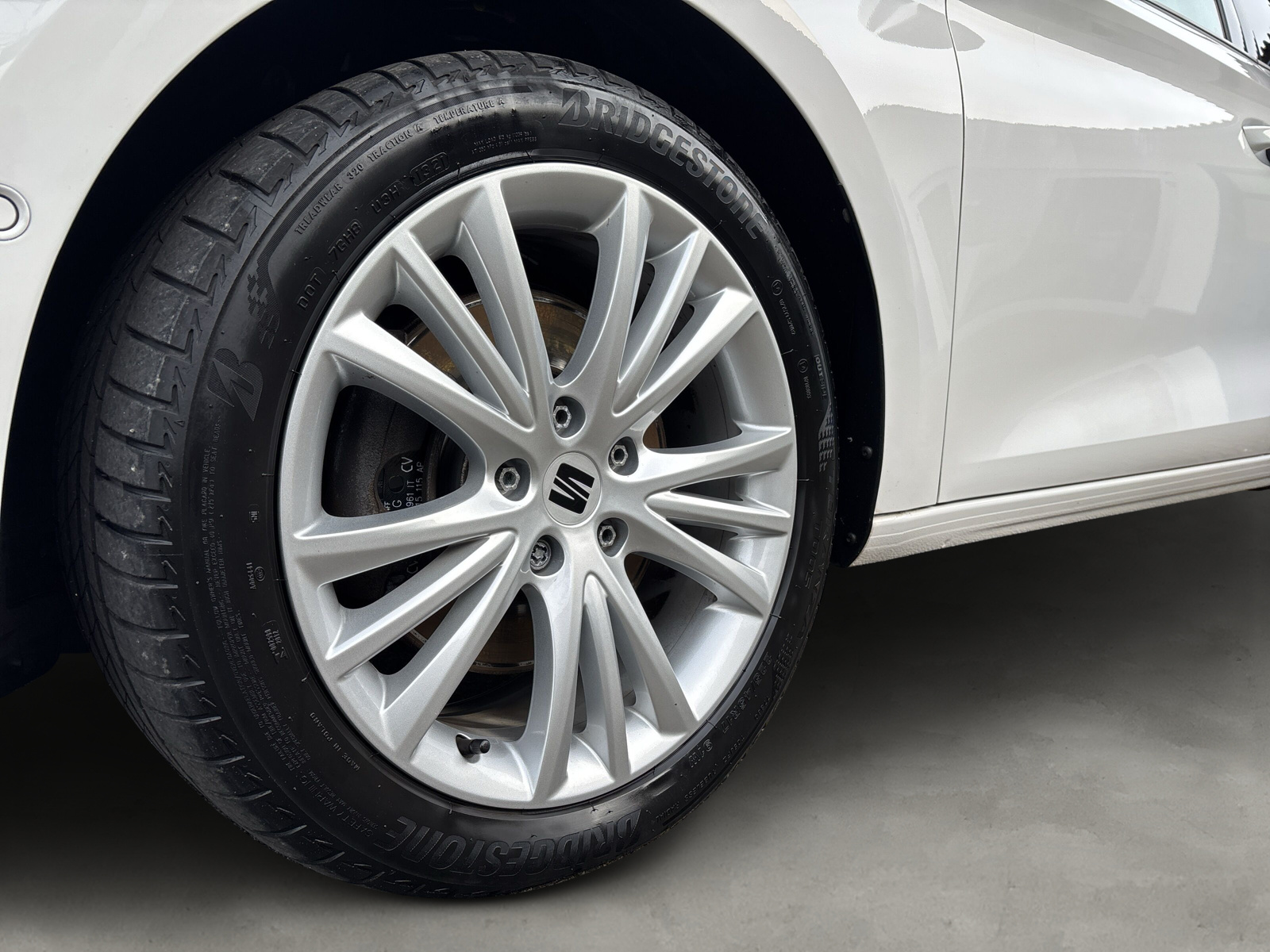 Leon Sportstourer Style 2.0 TDI 6-Gang *AHK*NAVI*KAMERA+PDC*LED*