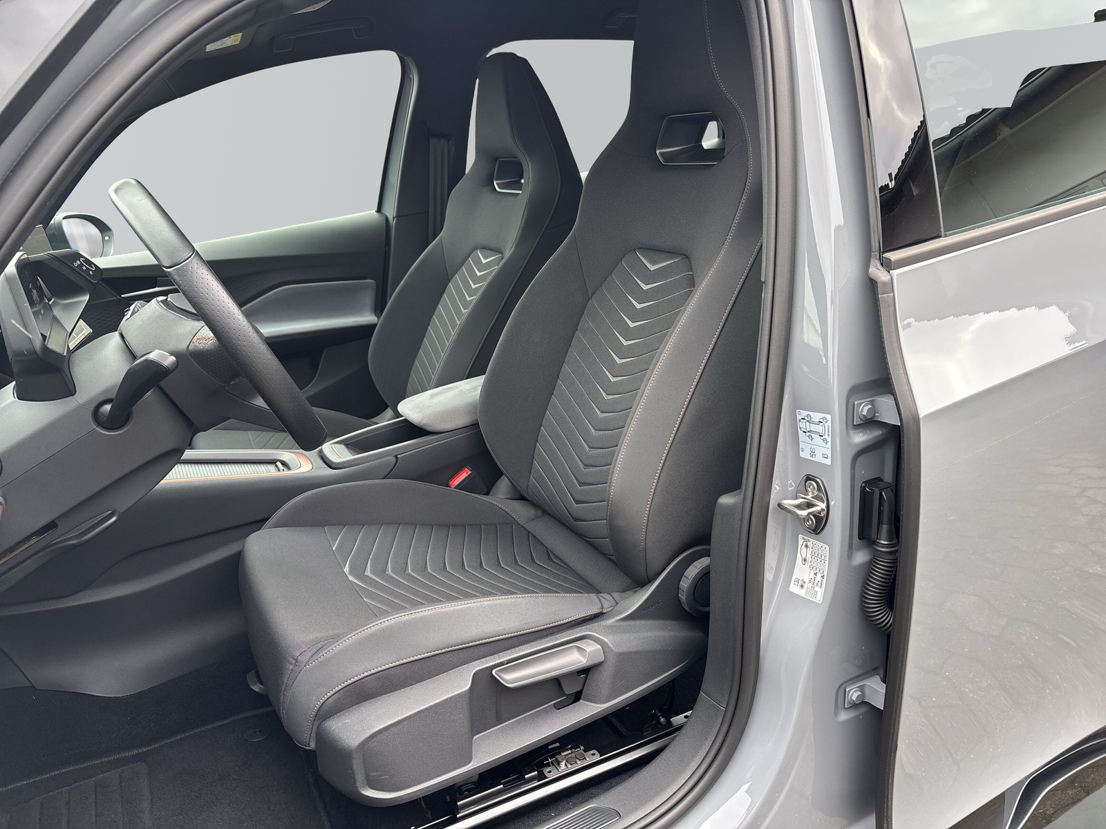 Born 150 kW *SHZ*LED*