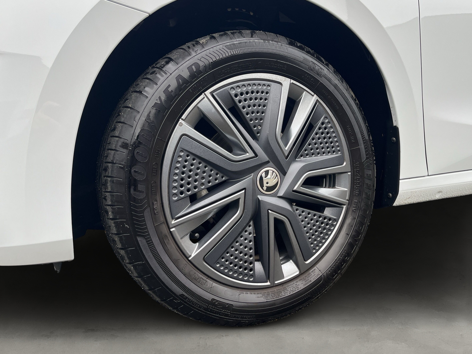 Fabia Drive 1.0 TSI 5-Gang *LED*SHZ*KAMERA*ACC*