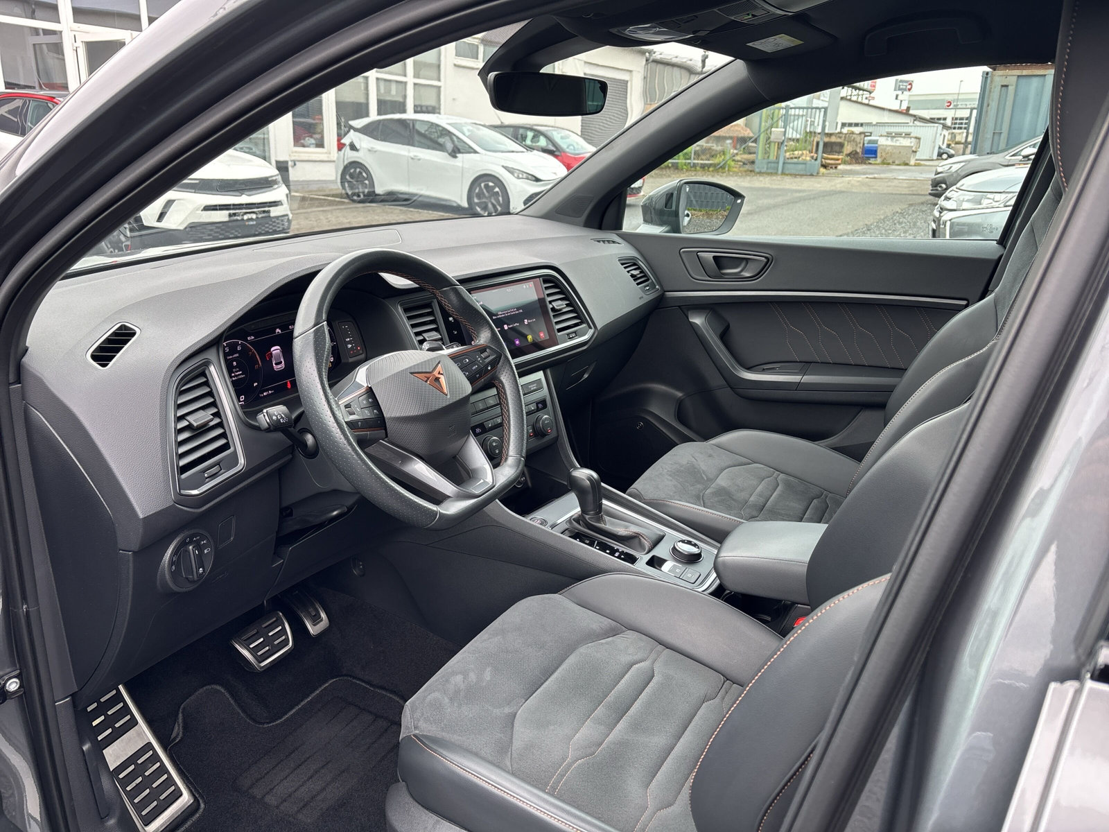Ateca Basis 4Drive 2.0 TSI DSG *BEATS*360-GRAD*BUSINESS-PAKET*
