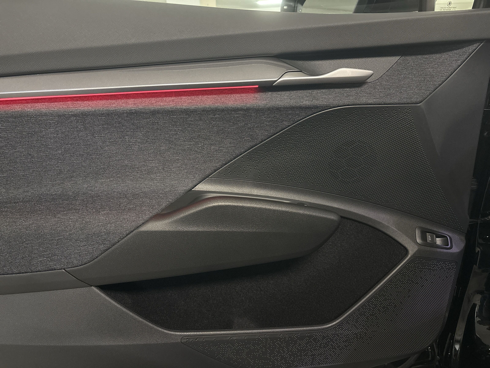 Elroq 85 82 kWh Batterie Elektromotor 210 kW 1-Gang-Automati AHK*Wärmepumpe