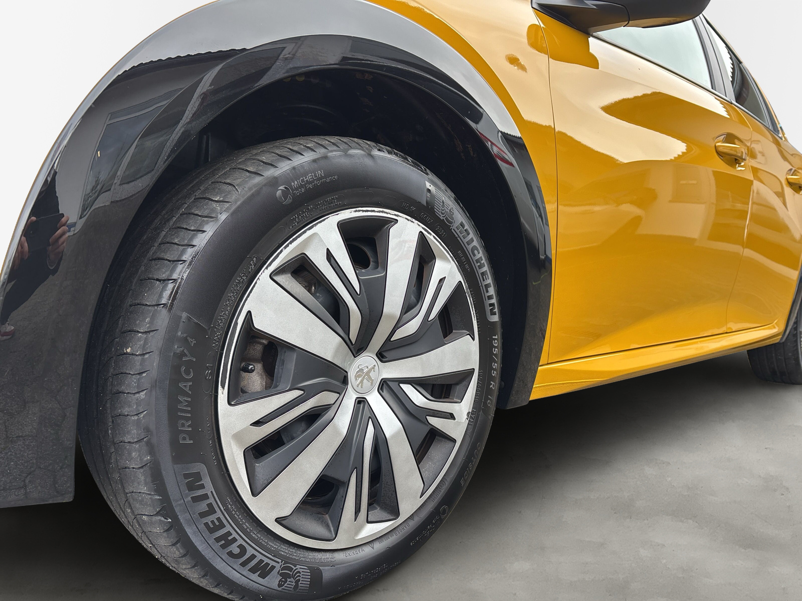 e 208 e- Active 50kWh *KLIMAAUTO*MIRROR-LINK*