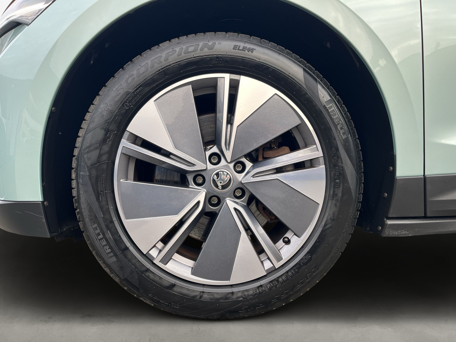 Enyaq 80 Suite 82kWh *AHK*LEDER*W-PUMPE*ELE.-SITZE*