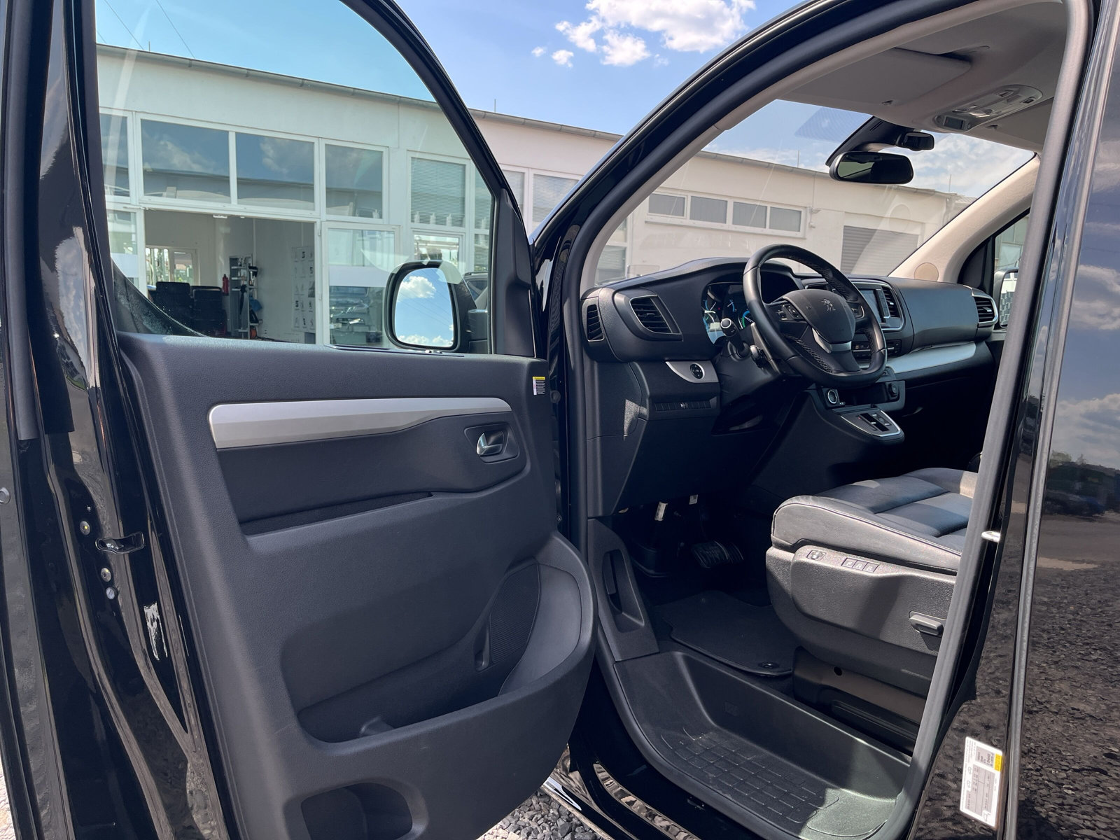 Traveller E-Allure Elektromotor L2 *7-SITZE*KAMERA*