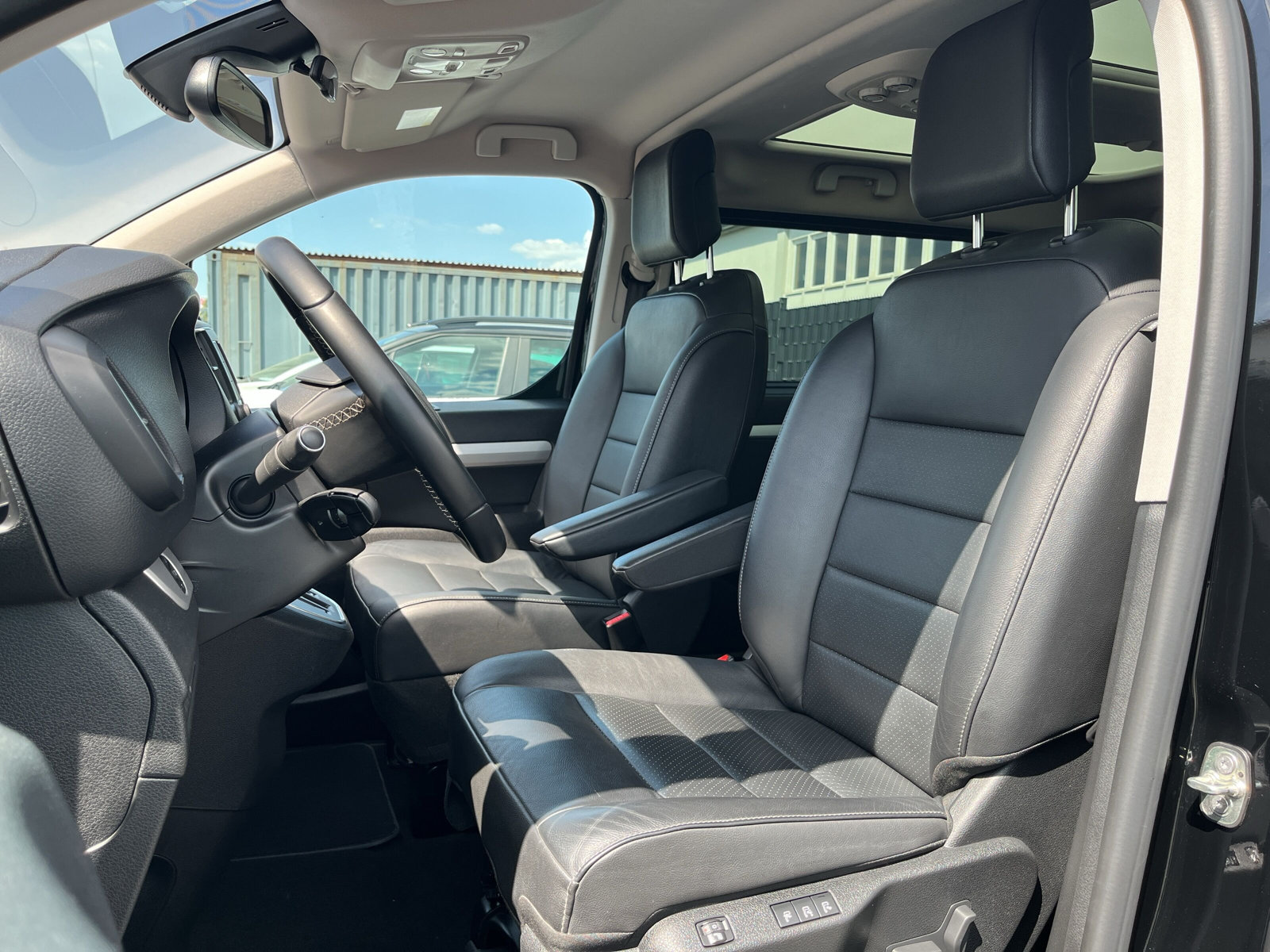 Traveller E-Allure Elektromotor L2 *7-SITZE*KAMERA*