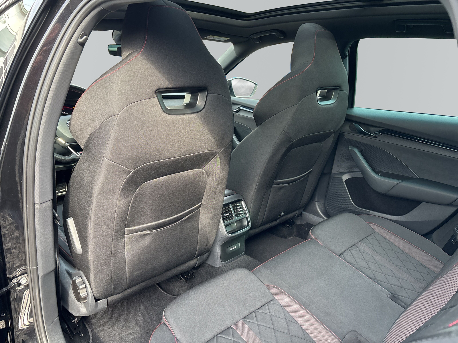 Octavia Combi RS 4x4 *SHZ*LED*ANH*