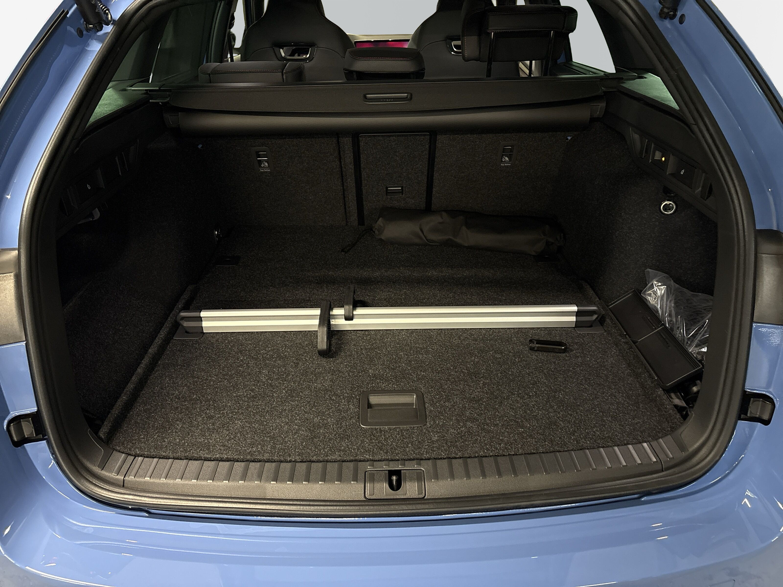 Octavia Combi RS 2,0 TSI 195 kW 7-Gang-DSG *Individuallackierung**Panoramaschiebedach*