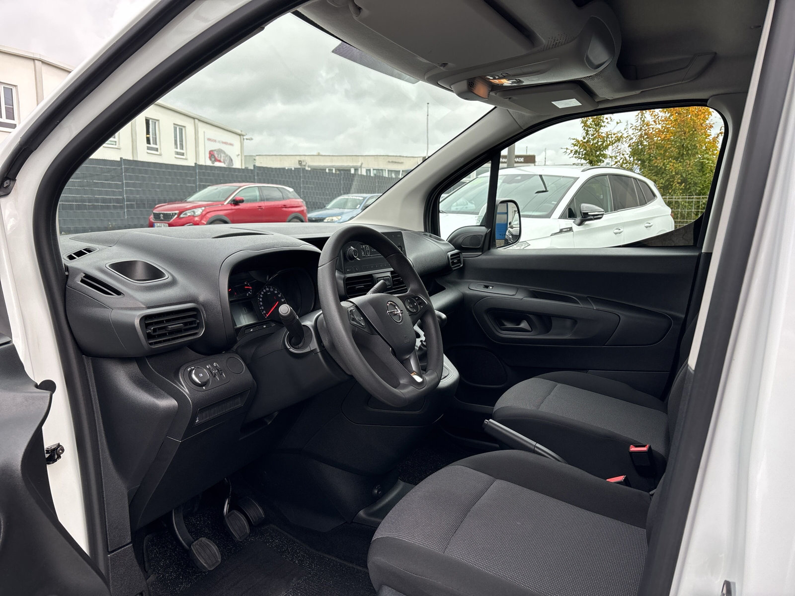 Combo E Cargo 1.2 Turbo Edition *KLMA*HOLZBODEN*PDC*