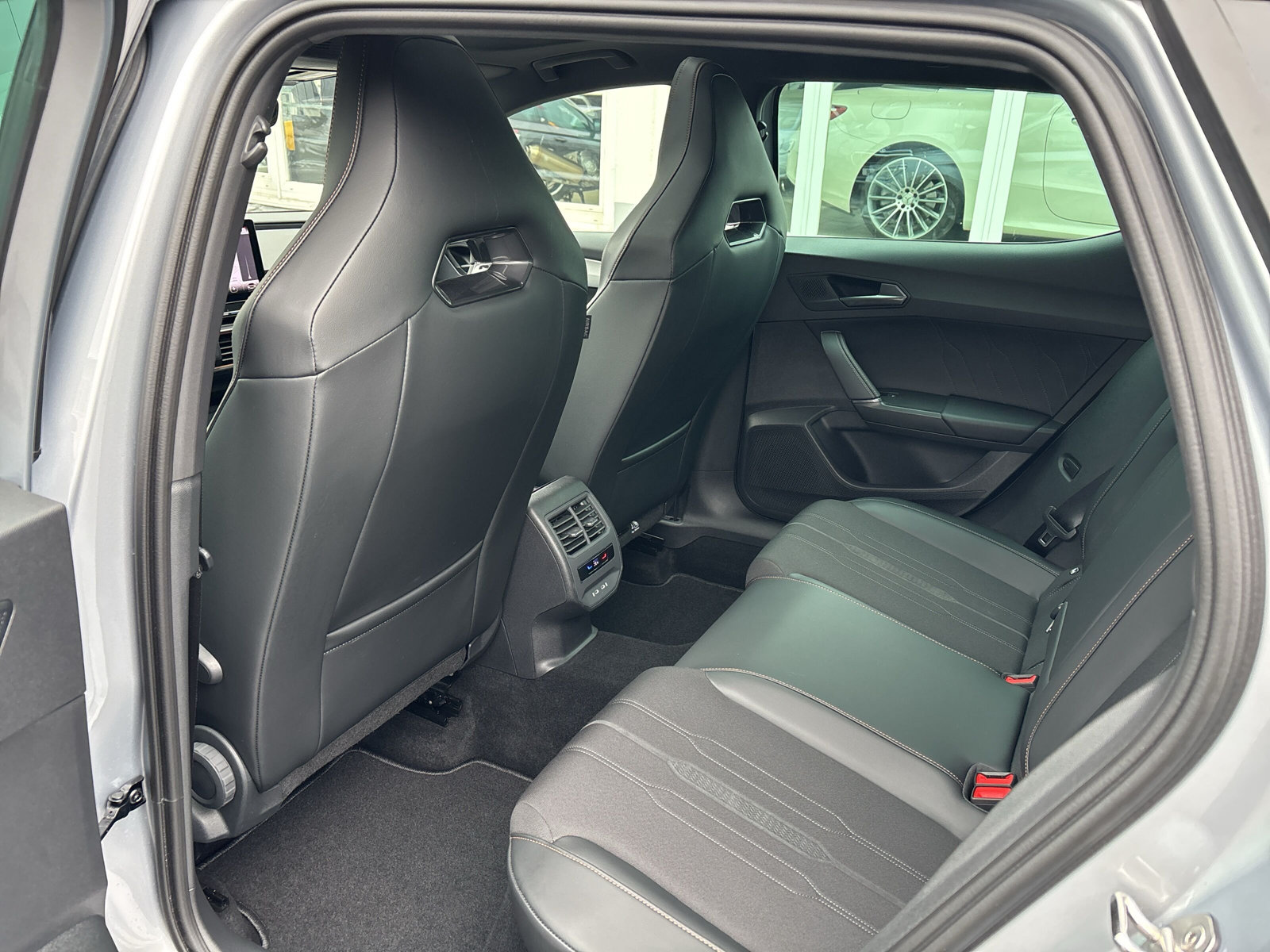 Leon 1.4e-Hybrid 150kW *SHZ*PANO*