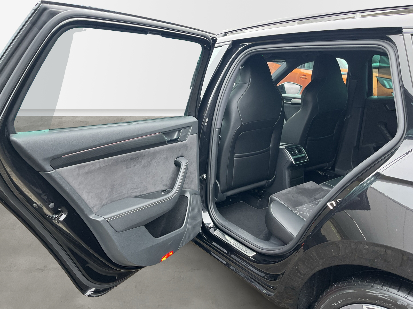 Superb Combi Sportline 2.0 TDI DSG *AHK*WSS-HZG*ACC*KAMERA*