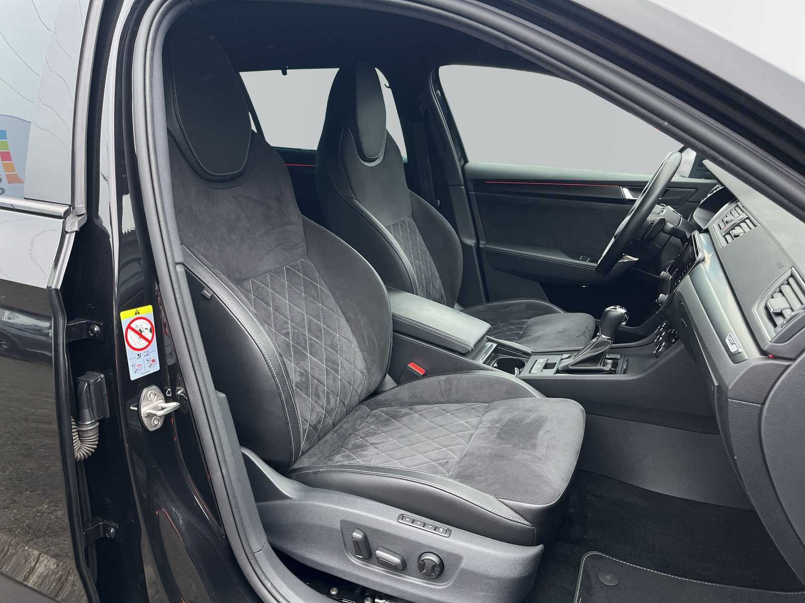 Superb Combi Sportline 2.0 TDI DSG *AHK*WSS-HZG*ACC*KAMERA*