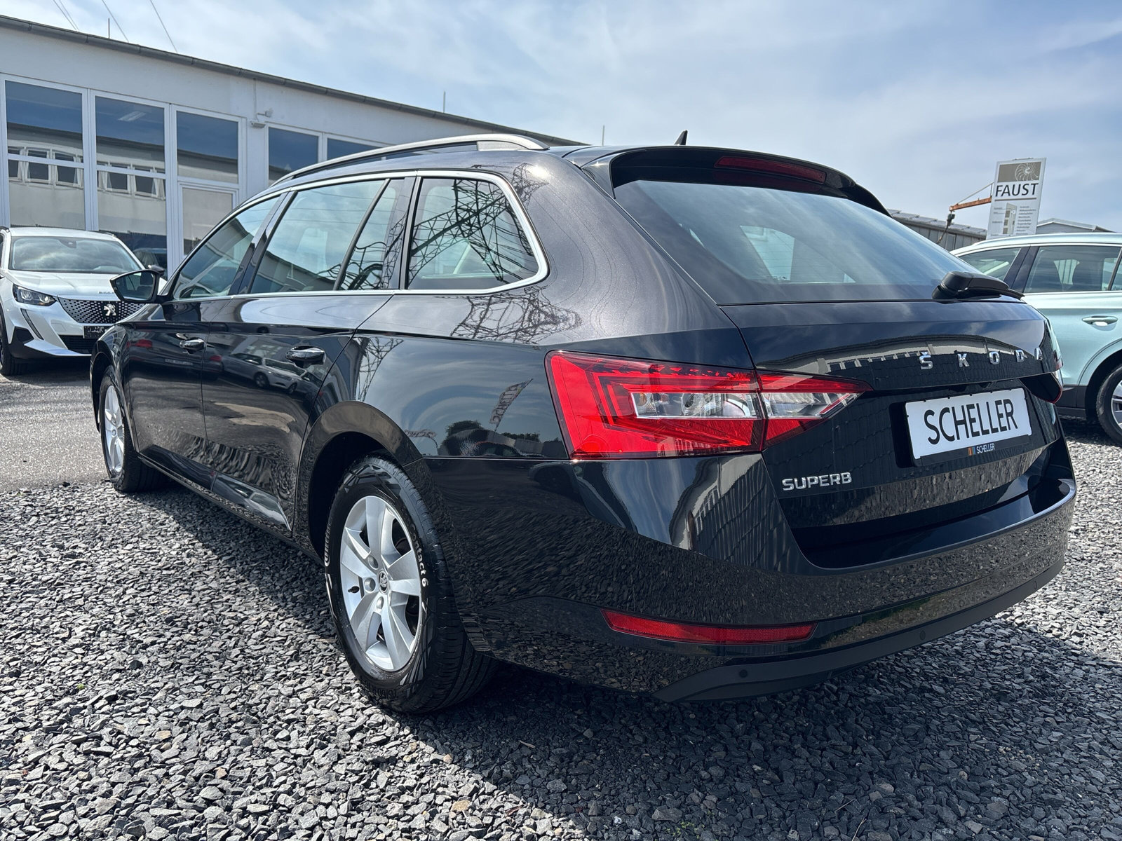 Superb Combi Ambition 2.0TDI DSG *KAMERA*SHZ*NAVI*